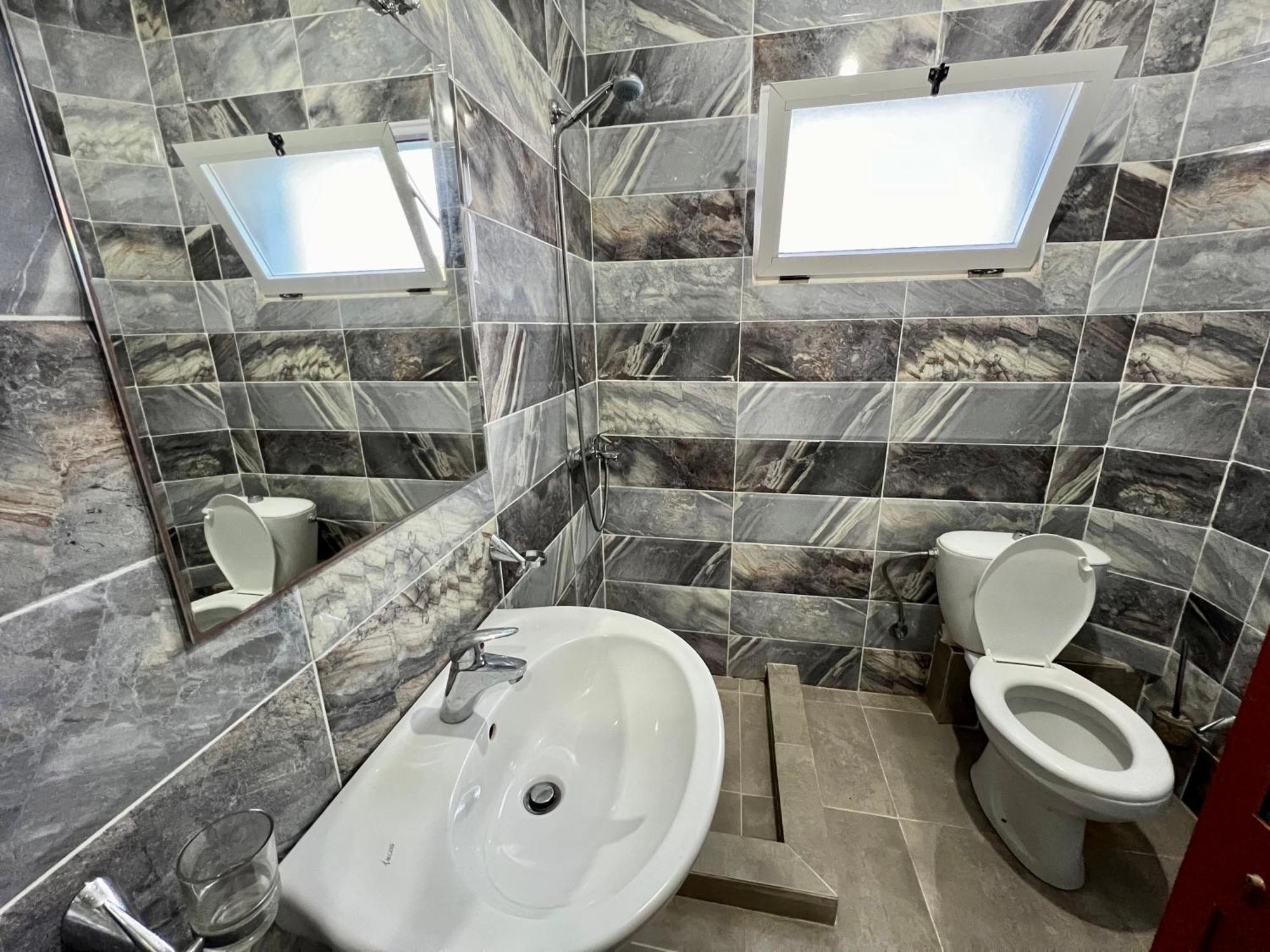 Redi'S Seaview Apartments Σαράντα Εξωτερικό φωτογραφία