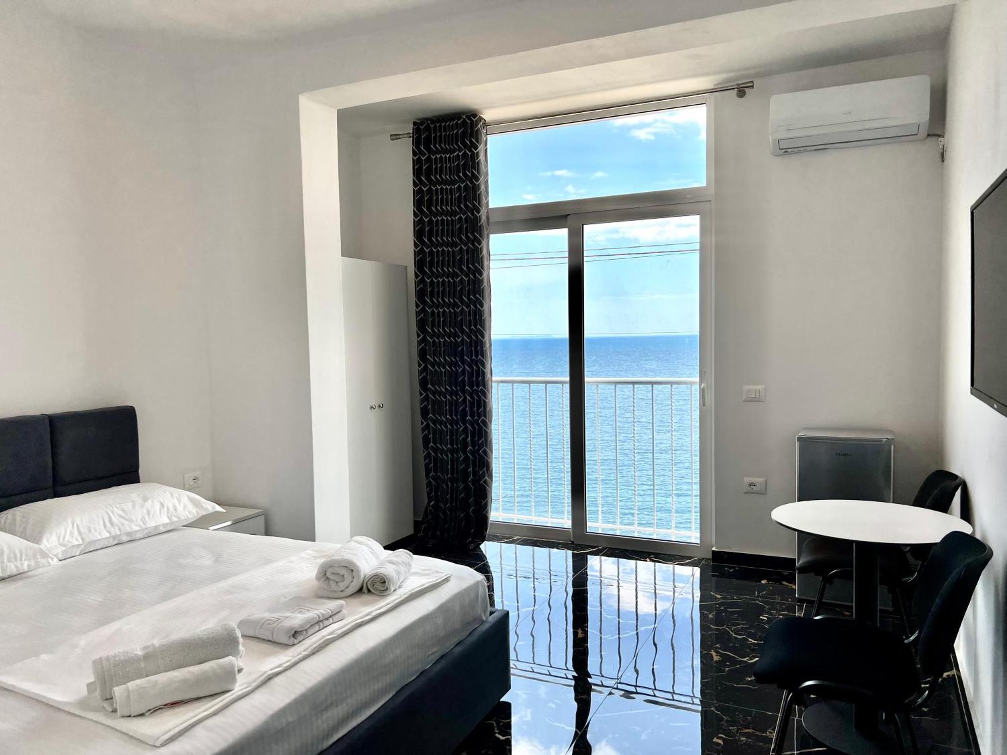 Redi'S Seaview Apartments Σαράντα Εξωτερικό φωτογραφία
